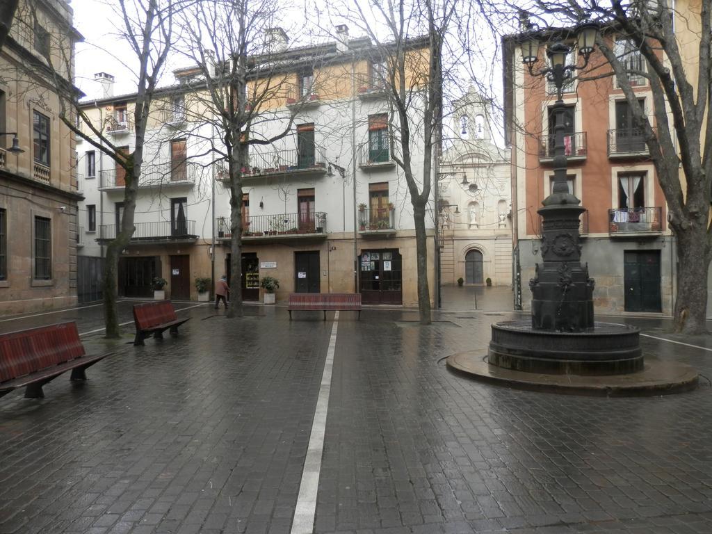 Plaza Catedral Hostel Pampeluna Zewnętrze zdjęcie